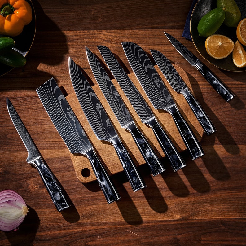 8-Piece Japanese Kitchen Knife Set with Black Resin Handle & Damascus Blade Pattern - Professional Chef Knife Set with Luxury Gift Box