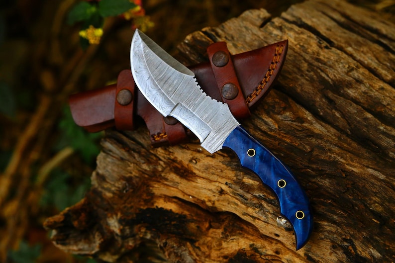 11" Damascus Full Tang Tracker Knife with leather cover | Best Camping Knife